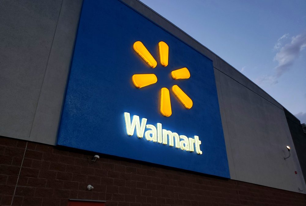 Walmart,Supercenter, ,Walmart,Logo,On,Store,Front,Glows,In