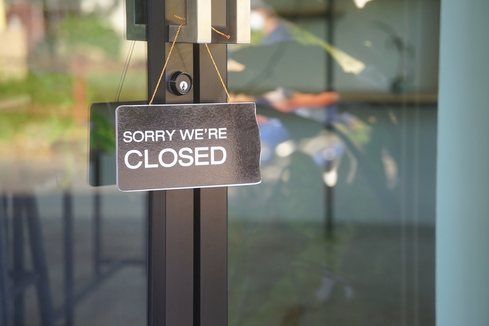 "sorry,We're,Closed",Label,In,Front,Of,Glass,Door,At