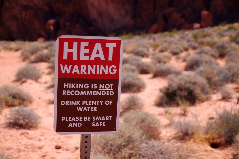Heat,Warning,,Hiking,Is,Not,Recommended,,Drink,Plenty,Of,Water,