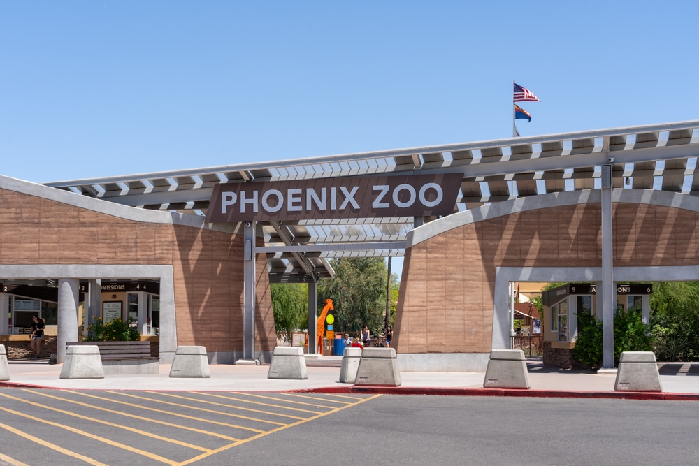 The,Entrance,To,Phoenix,Zoo,In,Phoenix,,Arizona,,Usa,,On