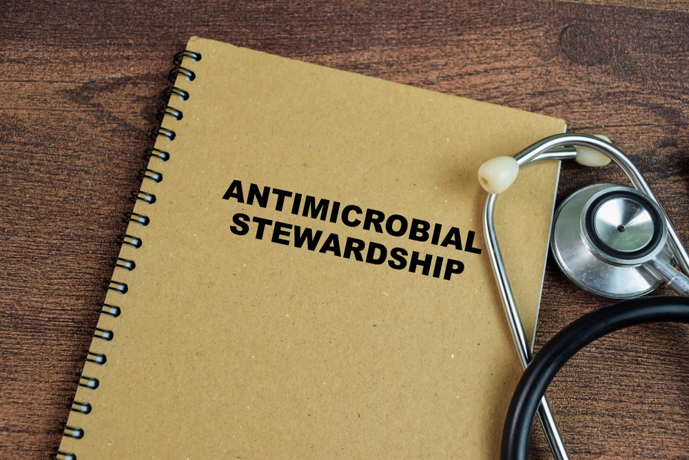 The Ionophore Resistance Genes narA and narB are Geographically Widespread and Linked to Resistance to Medically Important Antibiotics